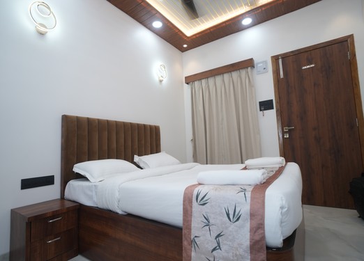 Cliff View Room gallery 3