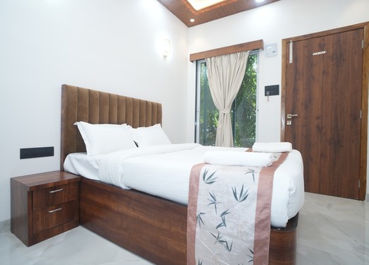 Cliff View Room gallery 4