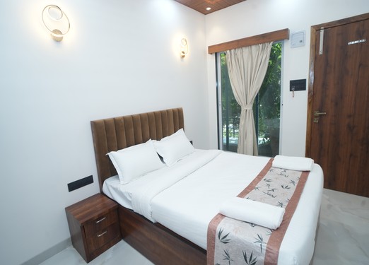 Cliff View Room gallery 5