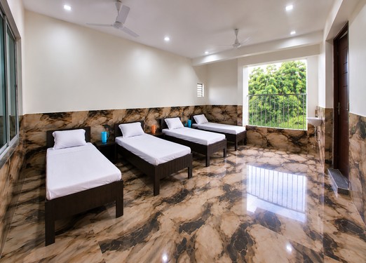 Four Bed Suite Room, Hotel K2 Chakradharpur — image 2