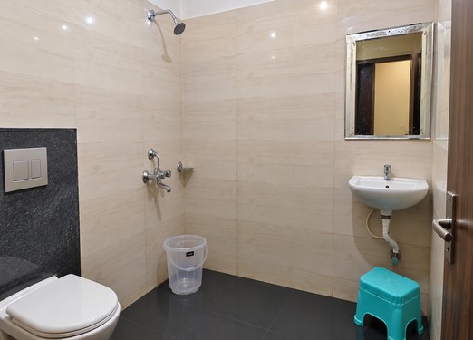 <p>Perfect for larger families or groups, this spacious room has six beds and provides a convenient and comfortable stay.</p>
