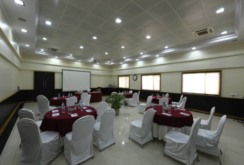 Suitable for conferences and team gatherings